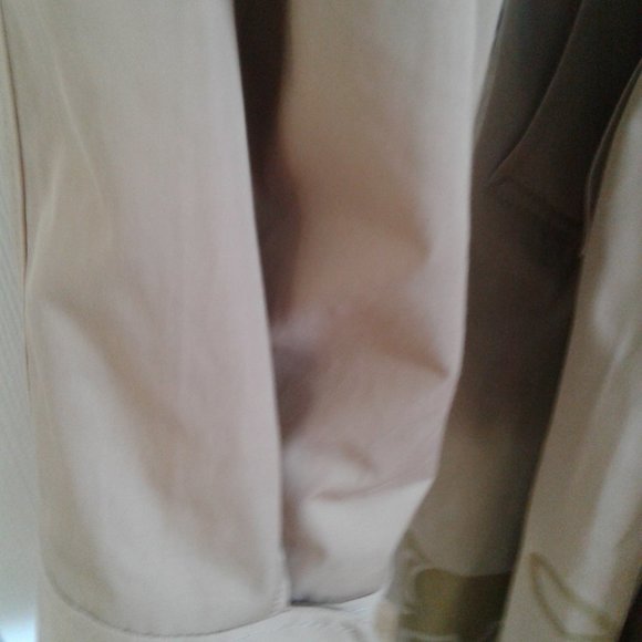 Coach  woman authentic trench  coat  size large  new never worn - Picture 6 of 9